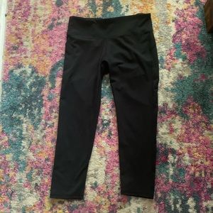 Fabletics cropped leggings size small